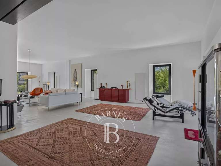 Maison Saint-Julien-en-Genevois - 4 chambres - 672m²