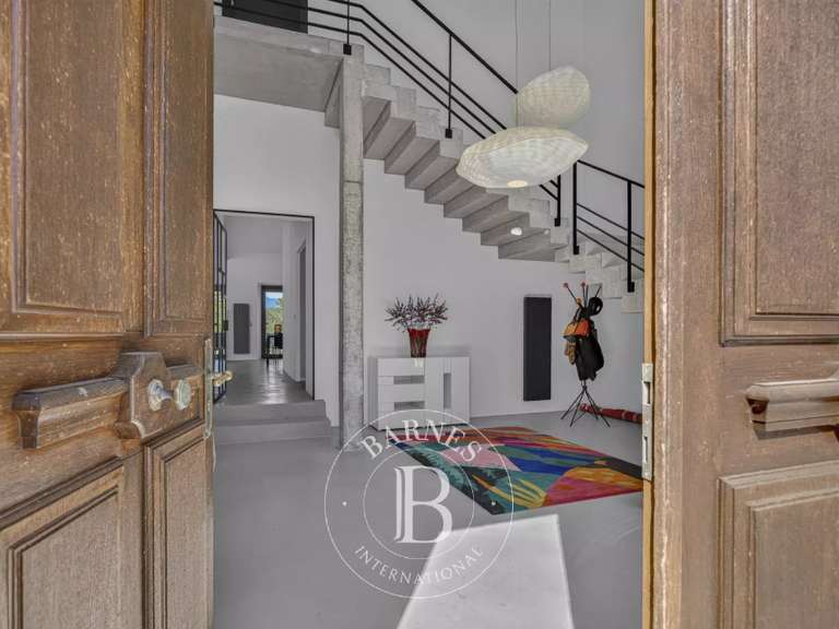 Maison Saint-Julien-en-Genevois - 4 chambres - 672m²