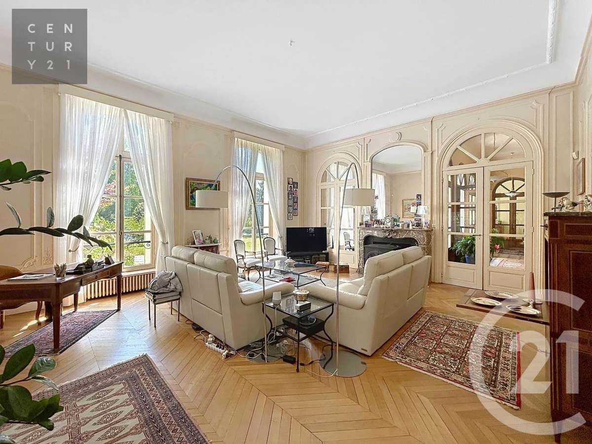 Manoir Saint-Julien-les-Villas