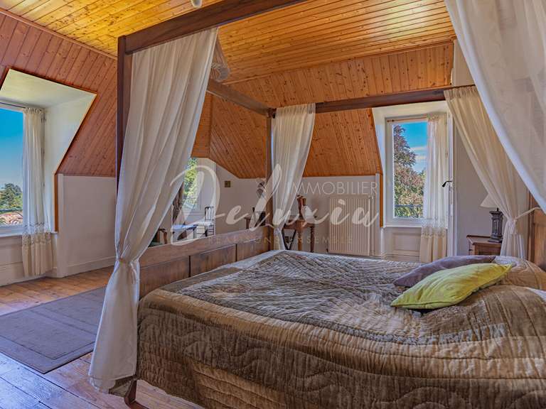 Propriété Saint-Julien-Molin-Molette - 12 chambres - 597m²