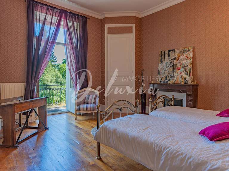 Propriété Saint-Julien-Molin-Molette - 12 chambres - 597m²