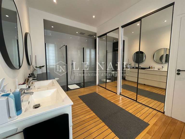 Maison Saint-Junien - 7 chambres - 340m²