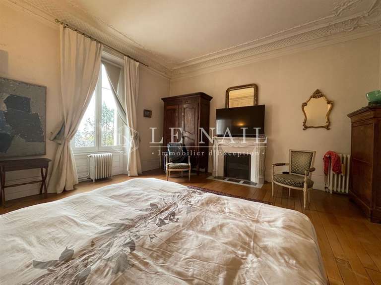 House Saint-Junien - 7 bedrooms - 340m²