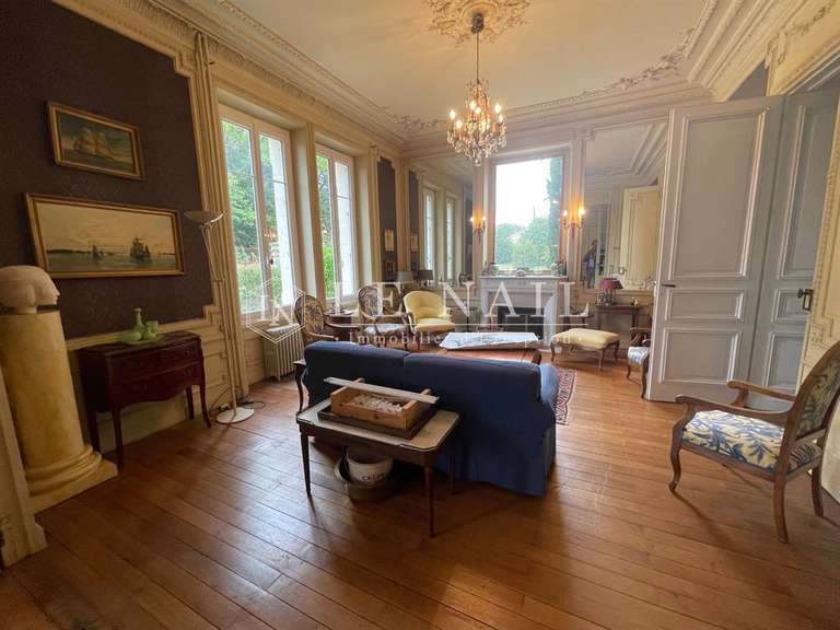 House Saint-Junien - 7 bedrooms - 340m²