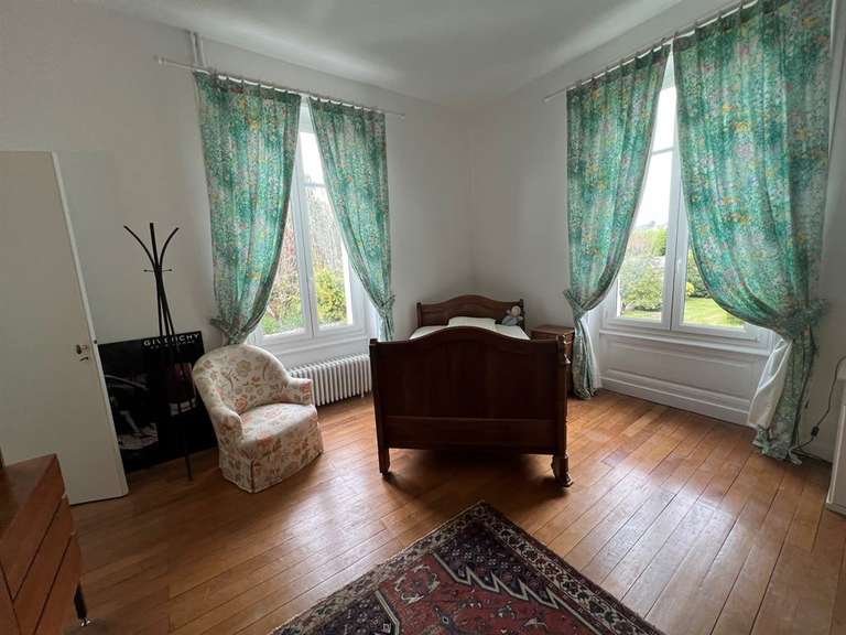 Maison Saint-Junien - 7 chambres - 340m²