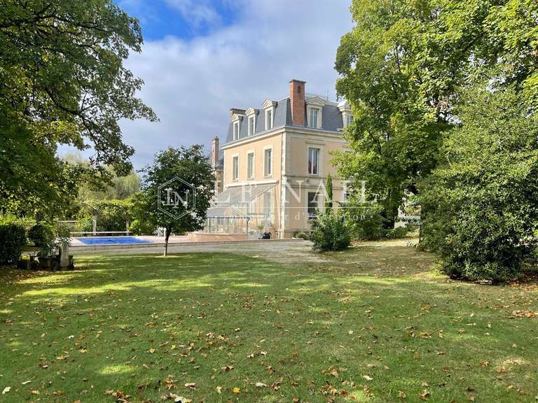 Maison Saint-Junien - 7 chambres - 340m²