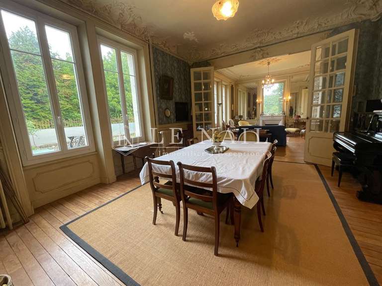 House Saint-Junien - 7 bedrooms - 340m²