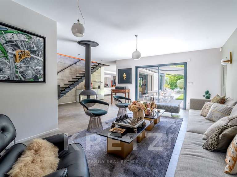Maison Saint-Just-Saint-Rambert - 4 chambres - 311m²