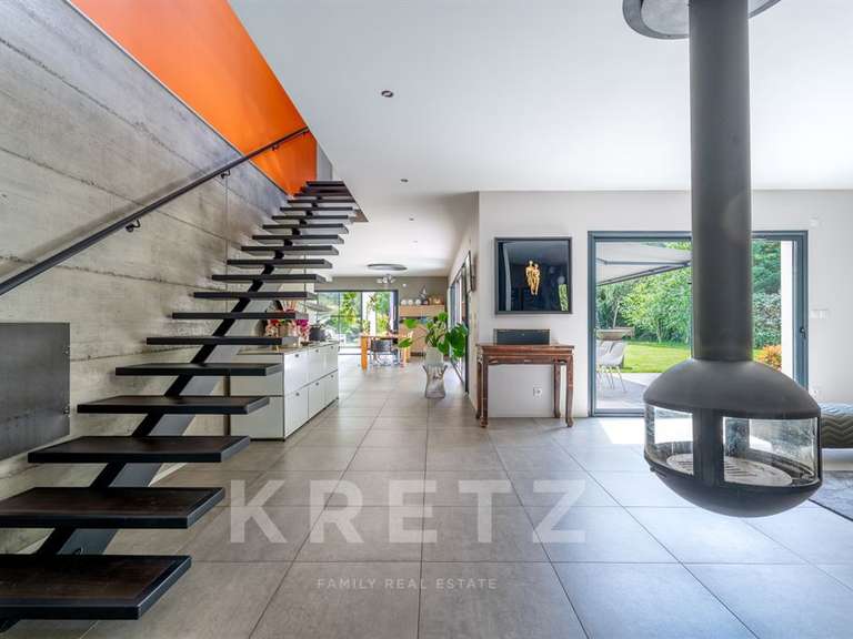 Maison Saint-Just-Saint-Rambert - 4 chambres - 311m²