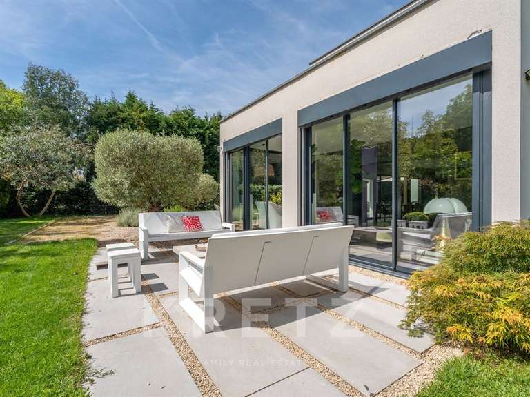 Maison Saint-Just-Saint-Rambert - 4 chambres - 311m²