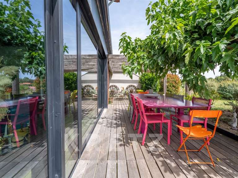 Maison Saint-Just-Saint-Rambert - 4 chambres - 260m²