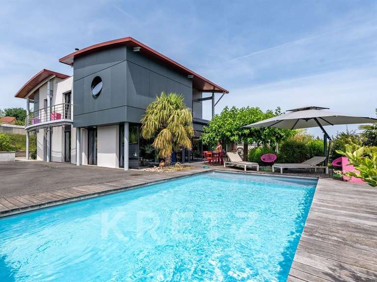 Maison Saint-Just-Saint-Rambert - 4 chambres - 260m²
