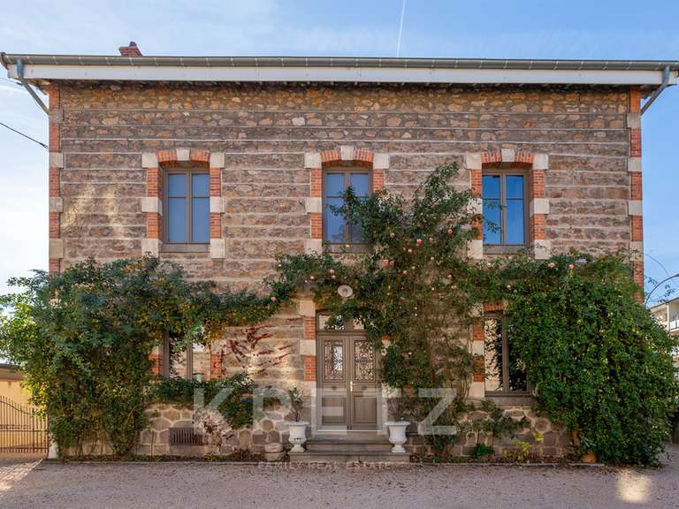 Maison Saint-Just-Saint-Rambert - 3 chambres - 201m²