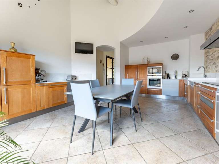 Maison Saint-Laurent-d'Aigouze - 6 chambres - 300m²