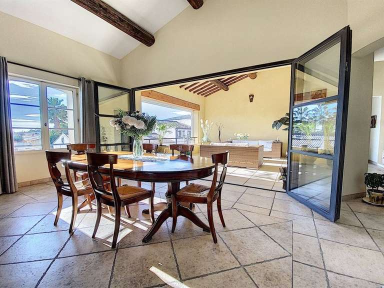 Maison Saint-Laurent-d'Aigouze - 6 chambres - 300m²