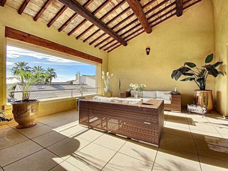 Maison Saint-Laurent-d'Aigouze - 6 chambres - 300m²
