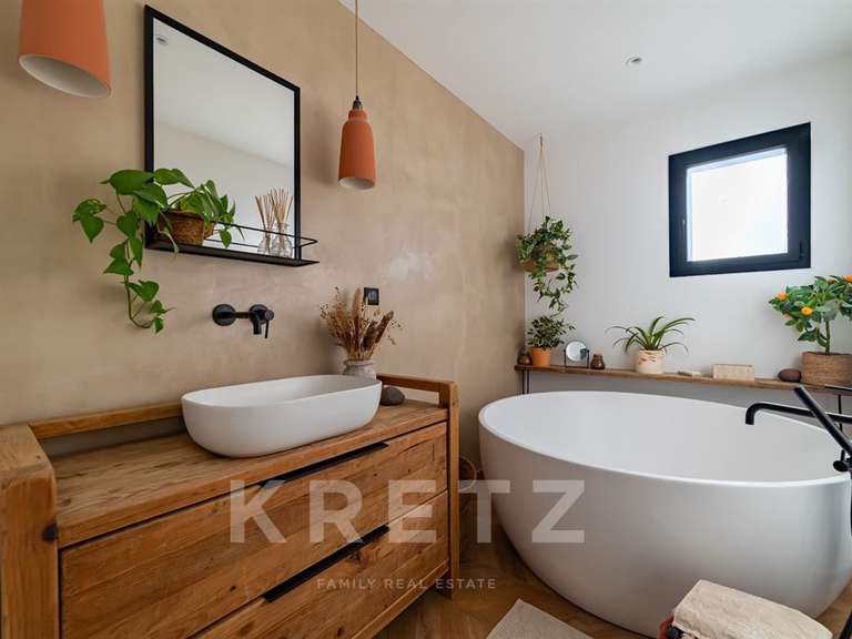 House Saint-Laurent-d'Aigouze - 4 bedrooms - 183m²