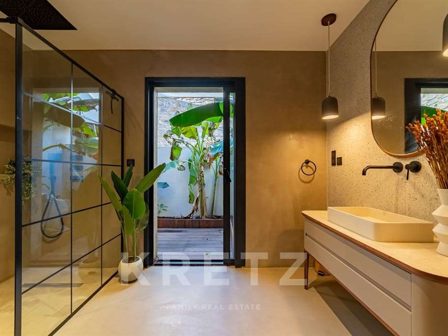 House Saint-Laurent-d'Aigouze