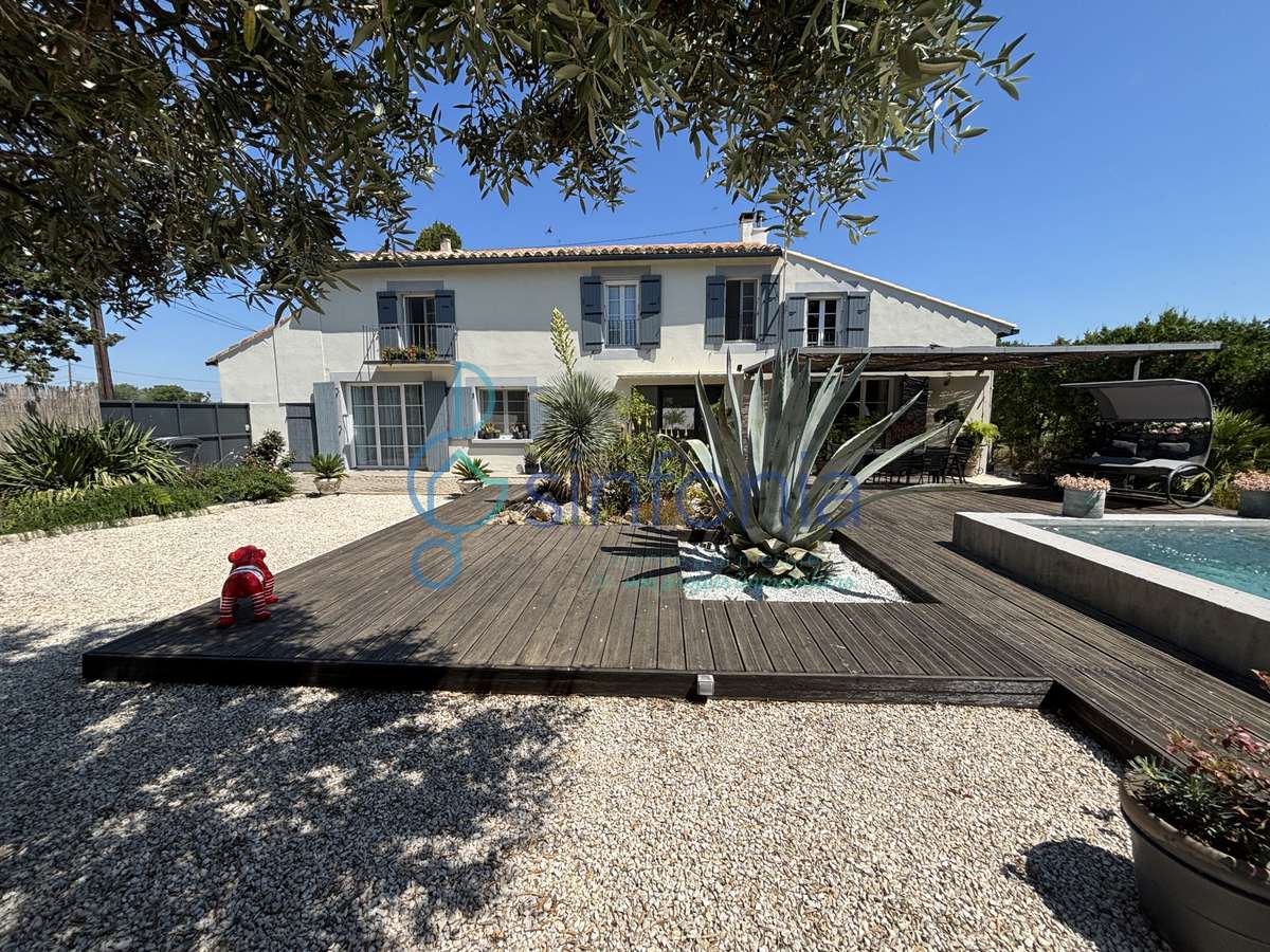 Maison Saint-Laurent-d'Aigouze