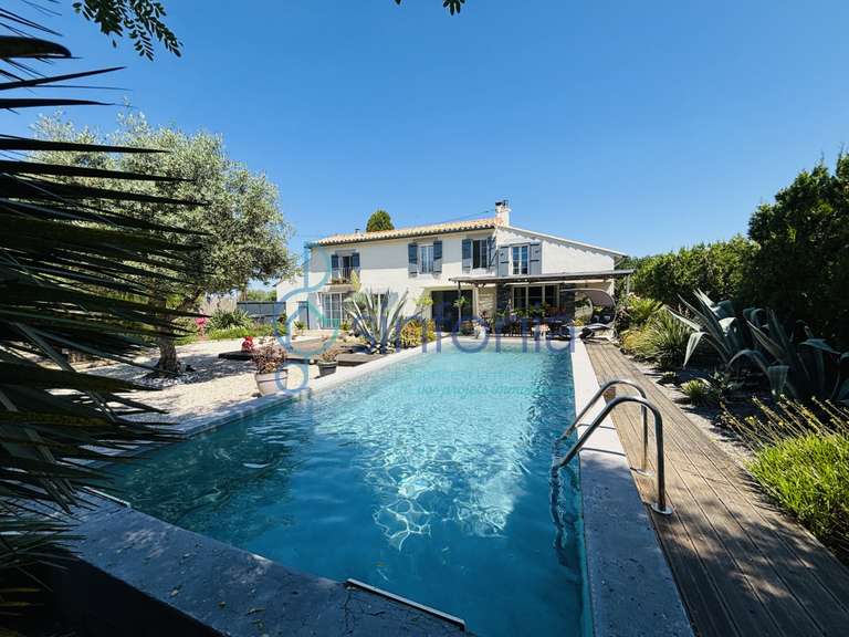 Maison Saint-Laurent-d'Aigouze - 3 chambres - 170m²