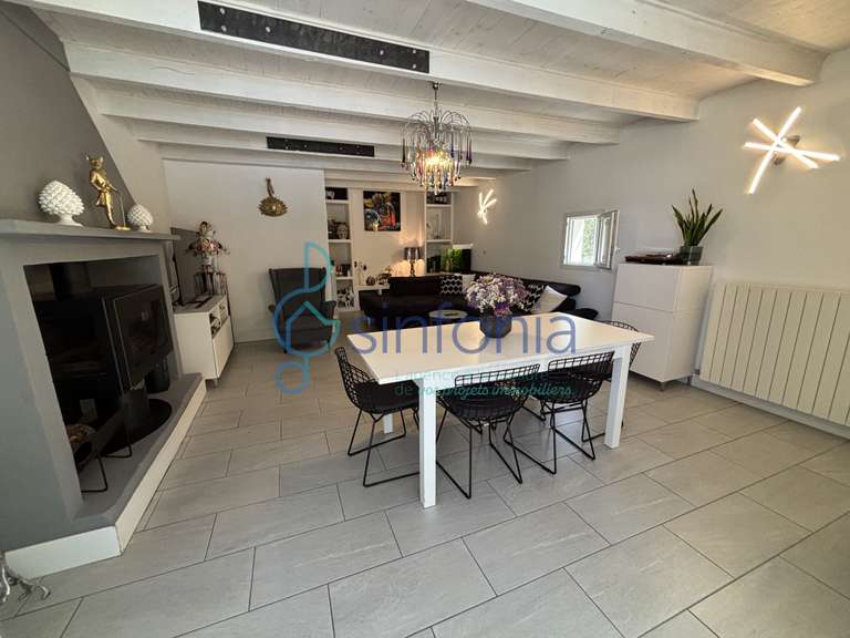 Maison Saint-Laurent-d'Aigouze - 3 chambres - 170m²