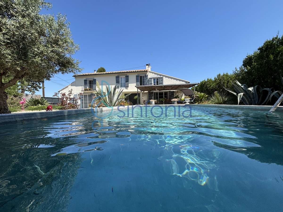 Villa Saint-Laurent-d'Aigouze