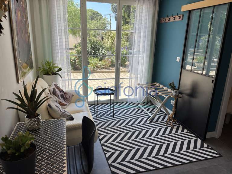Villa Saint-Laurent-d'Aigouze - 3 chambres - 170m²