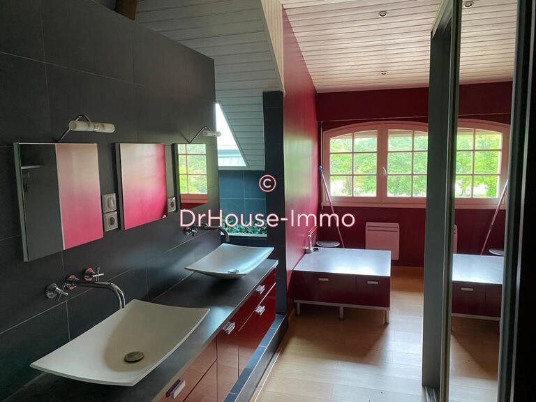 Villa Saint-Laurent-d'Arce - 6 chambres - 411m²