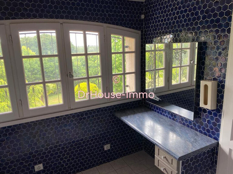 Villa Saint-Laurent-d'Arce - 6 chambres - 411m²