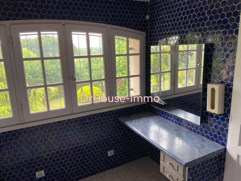 Villa Saint-Laurent-d'Arce - 6 chambres - 411m²