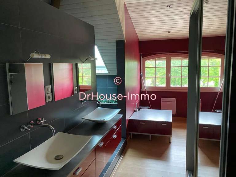 Villa Saint-Laurent-d'Arce - 6 chambres - 411m²