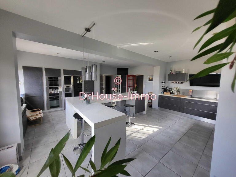 Villa Saint-Laurent-d'Arce - 6 chambres - 411m²