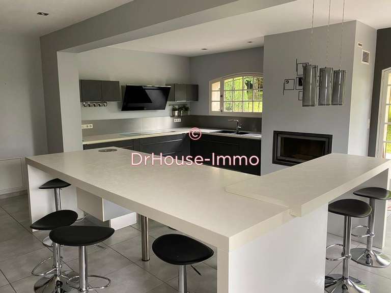 Villa Saint-Laurent-d'Arce - 6 chambres - 411m²