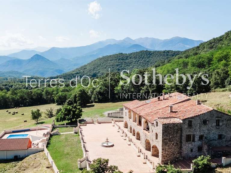 Maison Saint-Laurent-de-Cerdans - 7 chambres - 411m²