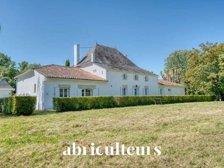 Maison Saint-Laurent-de-Cognac - 4 chambres - 270m²