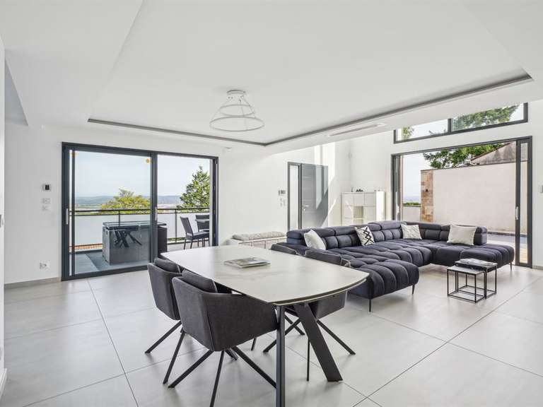 Maison Saint-Laurent-de-Mure - 5 chambres - 225m²