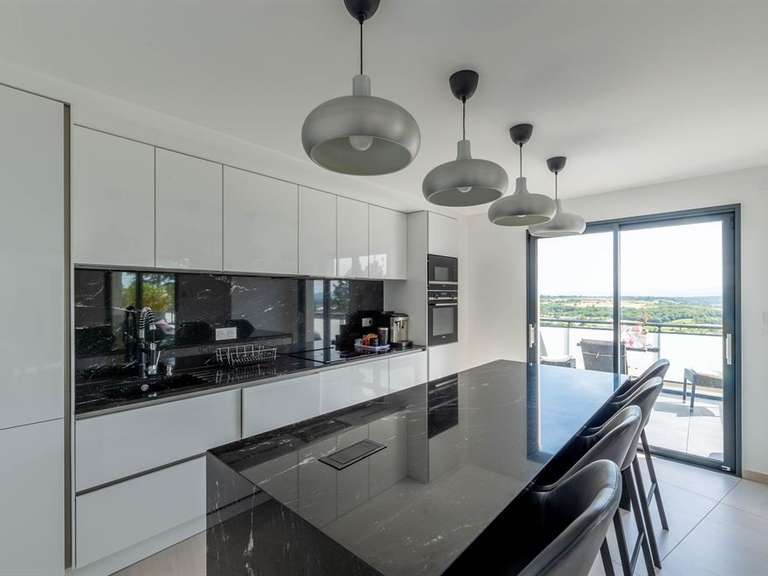 Maison Saint-Laurent-de-Mure - 5 chambres - 225m²