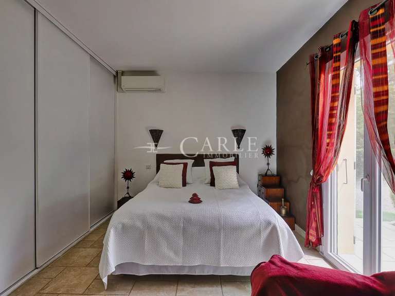 Propriété Saint-Laurent-de-Mure - 6 chambres - 440m²