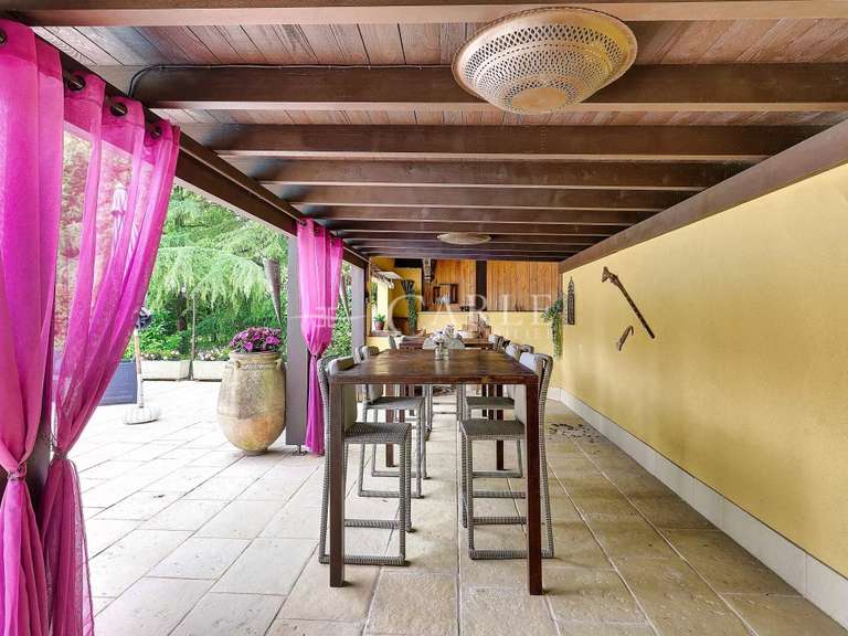 Propriété Saint-Laurent-de-Mure - 6 chambres - 440m²