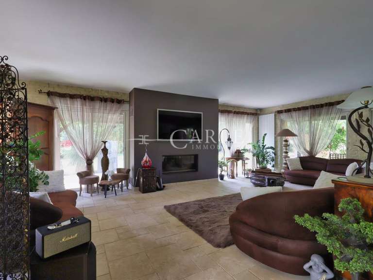 Propriété Saint-Laurent-de-Mure - 6 chambres - 440m²