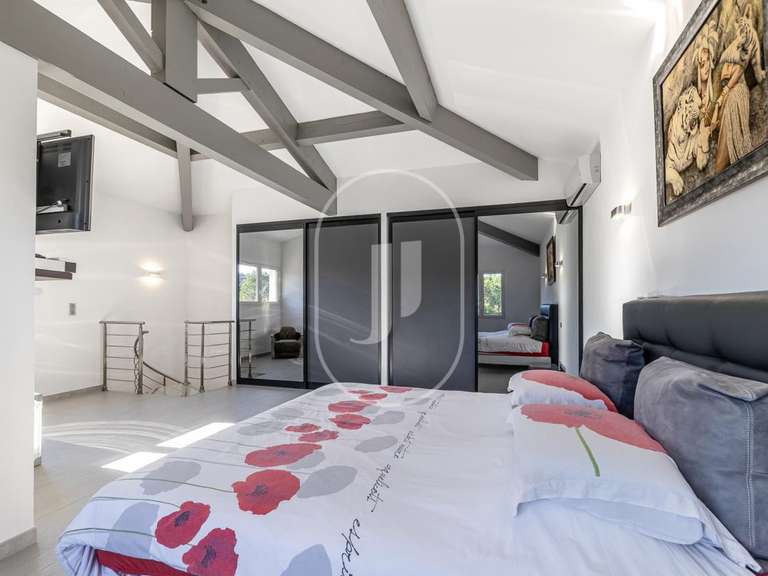 Villa Saint-Laurent-des-Arbres - 5 chambres - 240m²