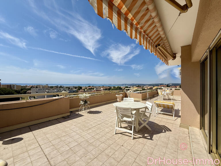 Appartement Saint-Laurent-du-Var - 3 chambres - 129m²