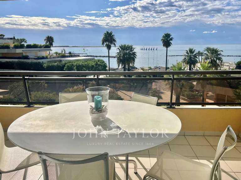 Apartment with Sea view Saint-Laurent-du-Var - 3 bedrooms - 156m²