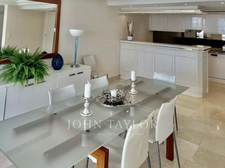 Apartment with Sea view Saint-Laurent-du-Var - 3 bedrooms - 156m²