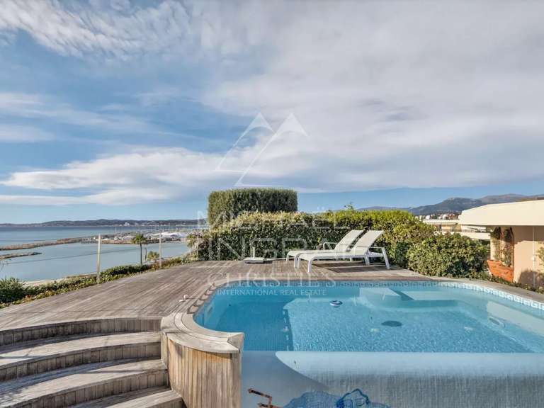 Appartement Saint-Laurent-du-Var - 4 chambres - 241m²