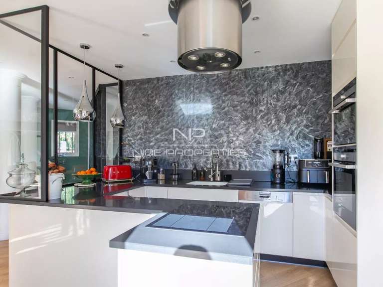 House with Sea view Saint-Laurent-du-Var - 4 bedrooms - 160m²