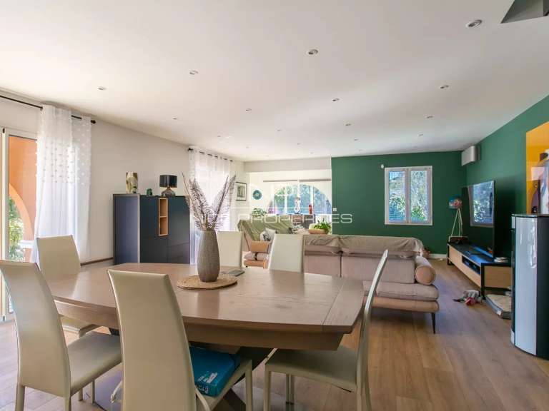 House with Sea view Saint-Laurent-du-Var - 4 bedrooms - 160m²