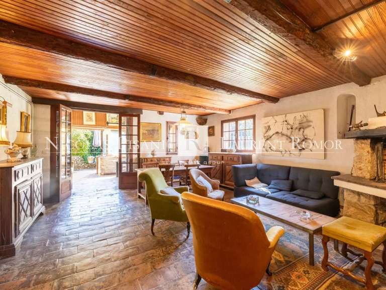 Maison Saint-Laurent-du-Var - 4 chambres - 184m²