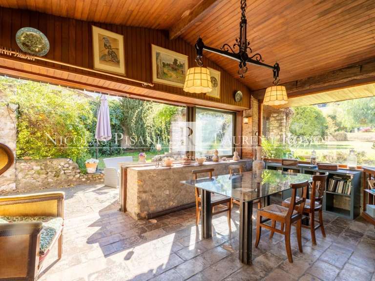 Maison Saint-Laurent-du-Var - 4 chambres - 184m²