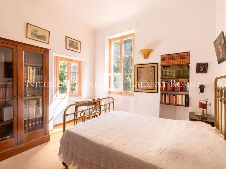 Maison Saint-Laurent-du-Var - 4 chambres - 184m²